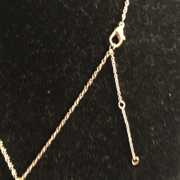 Elegant Gold Crucifix Pendant Necklace - Picture 5 of 7